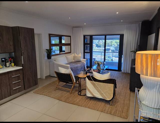 2 BEDROOM FLAT TO LET IN MORNINGSIDE